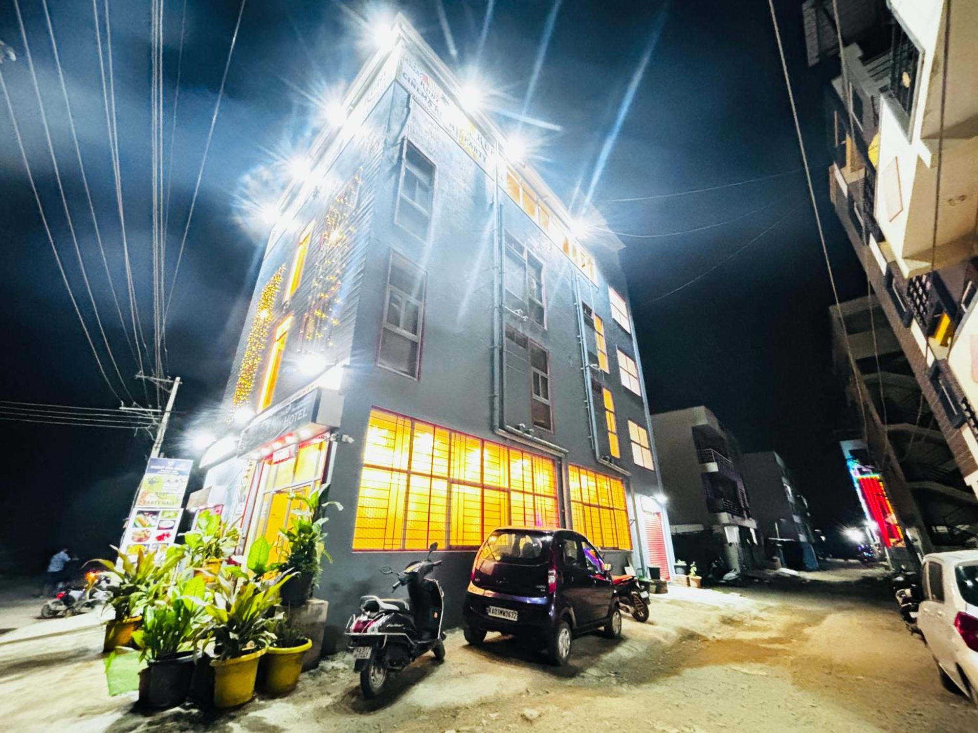Hotel New Royal Ruby - Electronic City Phase 1 Kammasandra Экстерьер фото